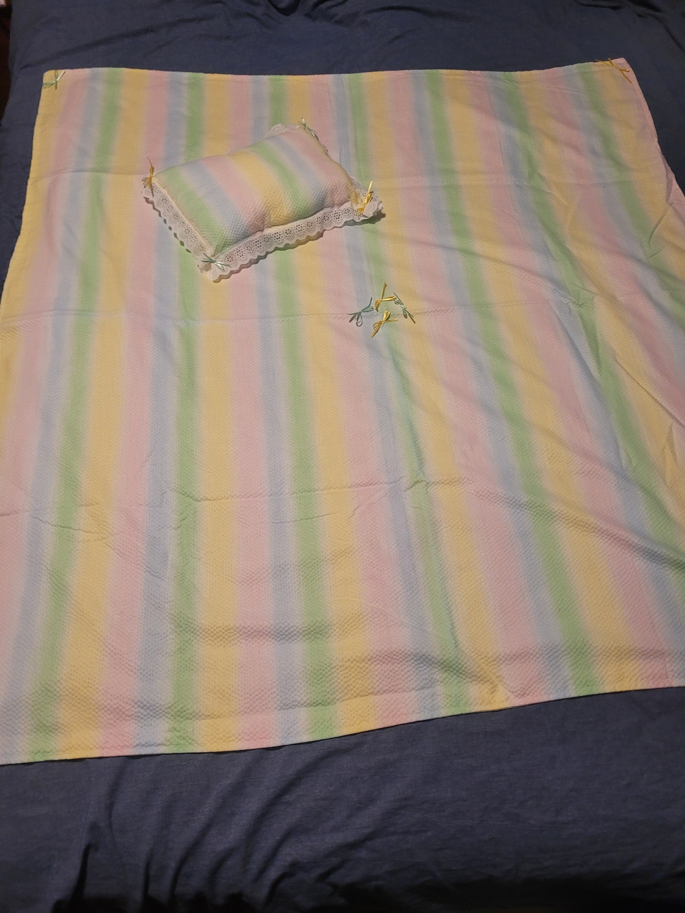 Vintage Lightweight Baby Blanket Bows And Matching Pillow (C)